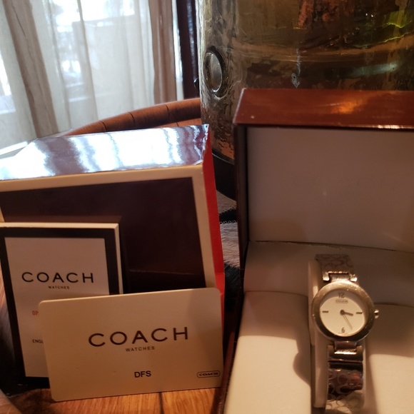 Authentic Vintage Silver Signature Coach Watch - Picture 2 of 6